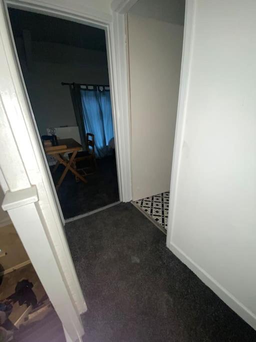 Mountain View Two Bedroom Llwynypia Екстериор снимка