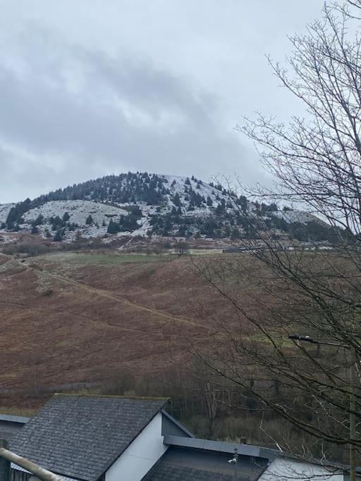 Mountain View Two Bedroom Llwynypia Екстериор снимка