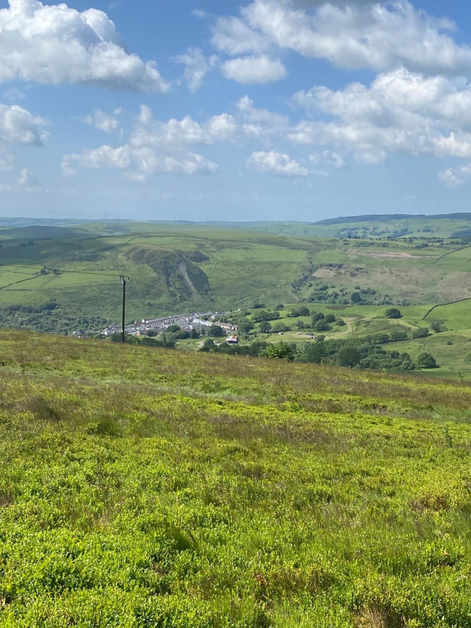 Mountain View Two Bedroom Llwynypia Екстериор снимка