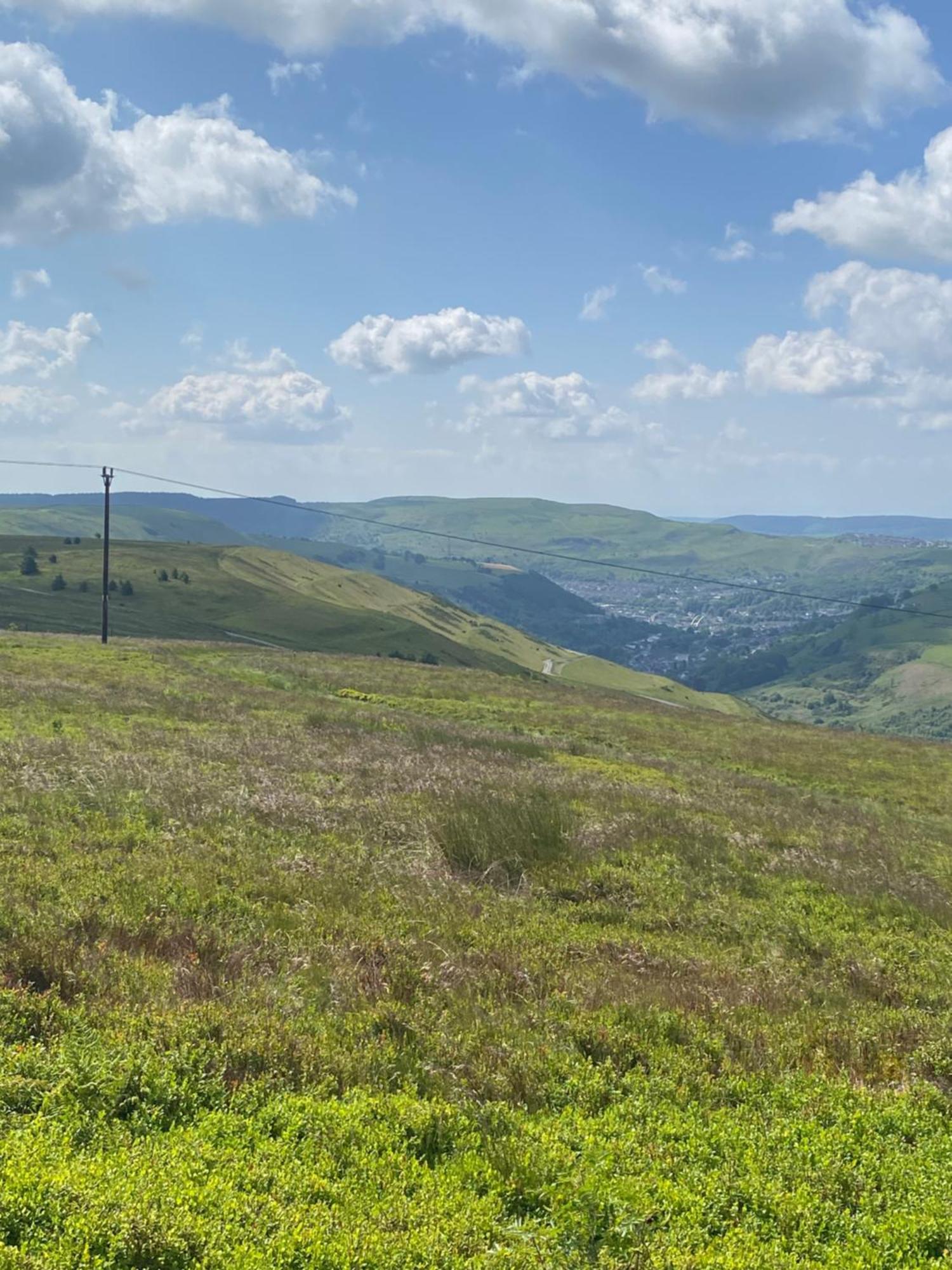 Mountain View Two Bedroom Llwynypia Екстериор снимка