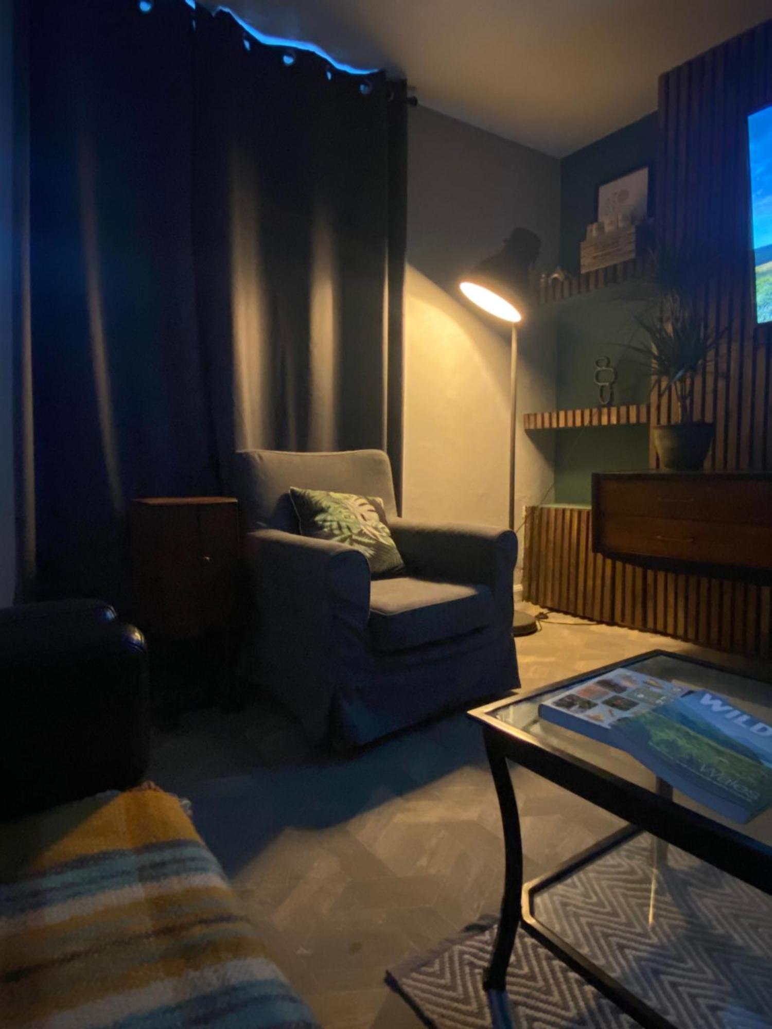 Mountain View Two Bedroom Llwynypia Екстериор снимка